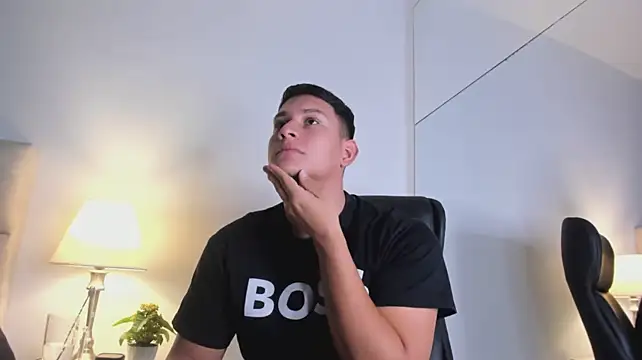 Chriss_Diamond লাইভ XXX চ্যাট