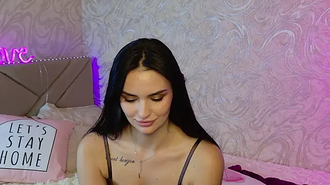 MilaaSweety Adlı Modelin Canlı XXX Sohbeti