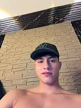 Lander_Cruz XXX чат на живо
