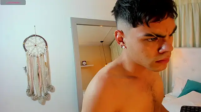 Lycan____ Live XXX Chat