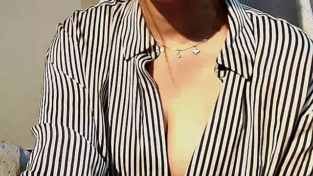Nyra-Goddess Live XXX-Chat