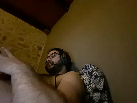 Chat +18 de young_bear06 ao vivo