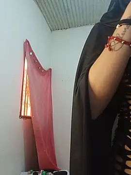 Chat +18 de aisha-faraah ao vivo