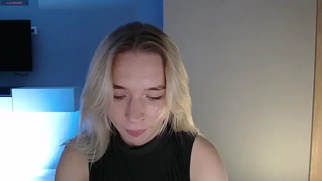 Emily_Hartt 라이브 XXX 채팅