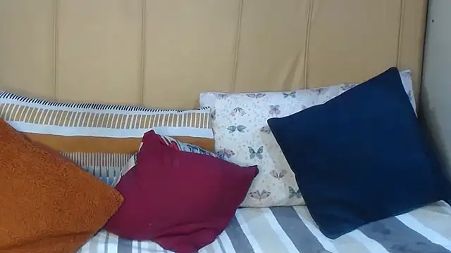 Mickeyricky23 Adlı Modelin Canlı XXX Sohbeti