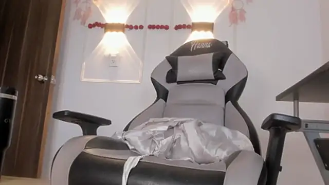 Hanna_Risso Adlı Modelin Canlı XXX Sohbeti