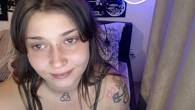 AlienforTwenty Chat XXX live