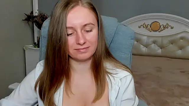 Marisha_Cute Adlı Modelin Canlı XXX Sohbeti