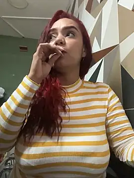 Sara-77 élő XXX-chatje