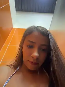 Hall_16 Live XXX-Chat