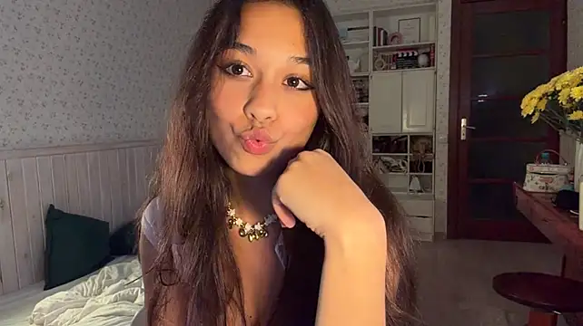 ReynaMccarron Show in webcam