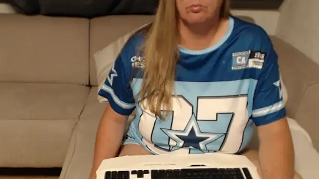 KimMitchelli live XXX chat