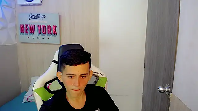 צ'אט XXX בשידור חי של JaxBlue_