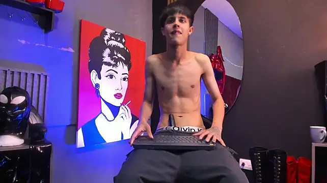 MikeHunteer's Live XXX Chat