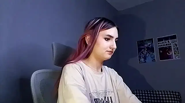 MayaGrins live XXX chat