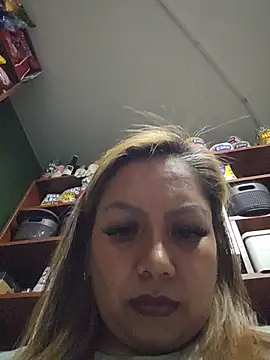 -Zoe-1 Adlı Modelin Canlı XXX Sohbeti