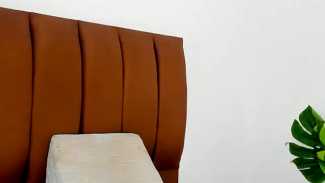 XXX chat uživo modela cofla_sex