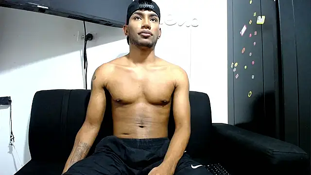 XXX chat uživo modela Dominik_HOT