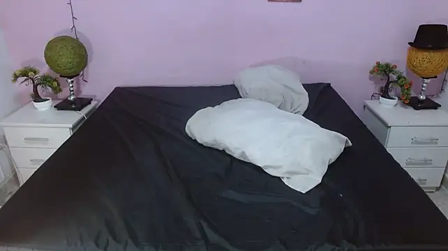 tiberius_blaunch Live XXX Chat