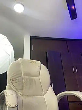 Czat XXX na żywo – Rose_monroee