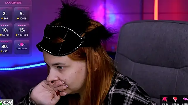 red__dizzy élő XXX-chatje