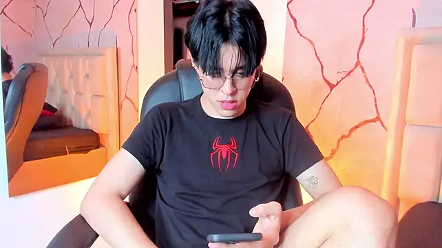 TomParker_ Chat XXX live