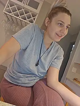 ScarletsWeb's Live XXX Chat