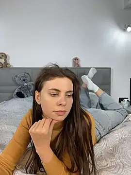 CurlyLara's Live XXX Chat