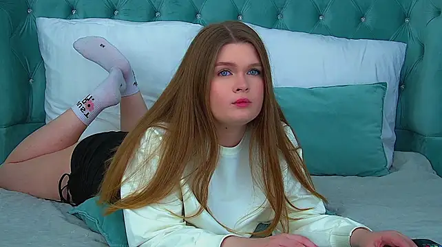 CrystalLyons Adlı Modelin Canlı XXX Sohbeti