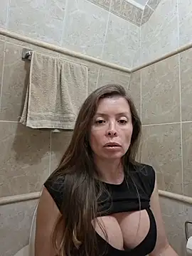 Chat +18 de karina_warthon ao vivo