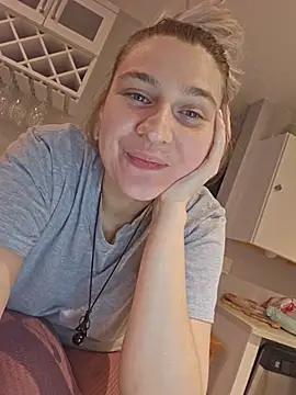 XXX chat uživo modela ScarletsWeb