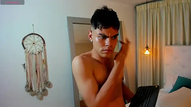 Lycan____ live XXX chat