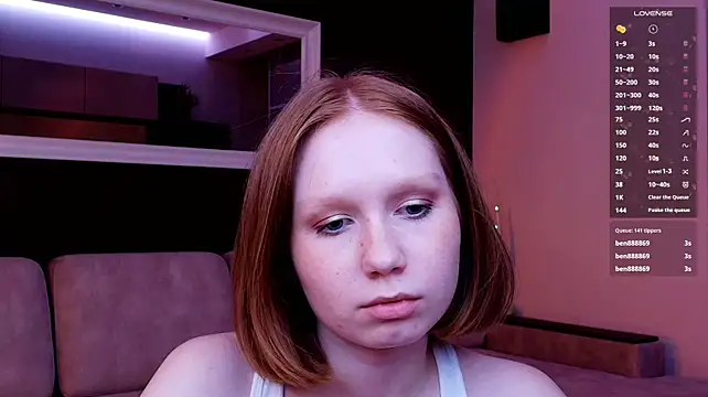 Chat XXX en directo de FoxyMira