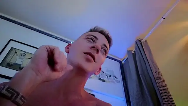 1Hugo1 Adlı Modelin Canlı XXX Sohbeti