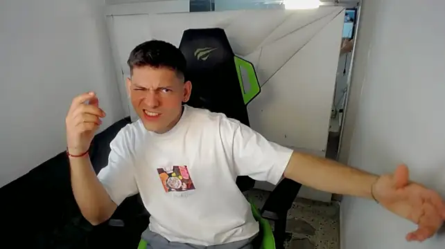 Pollowet Live XXX Chat