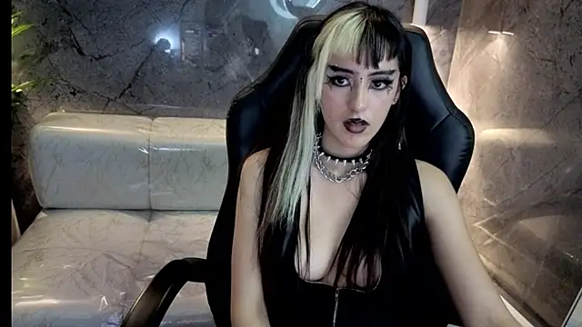raven_t_ live XXX chat
