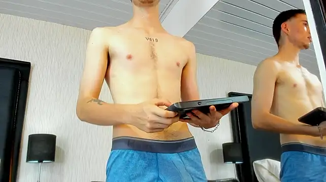XXX chat uživo modela NickWild