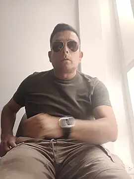 chicoguapo8n Live XXX chat