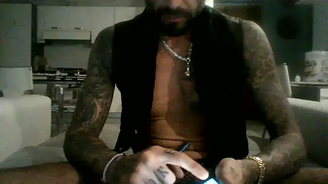 Czat XXX na żywo – torinesebadboy