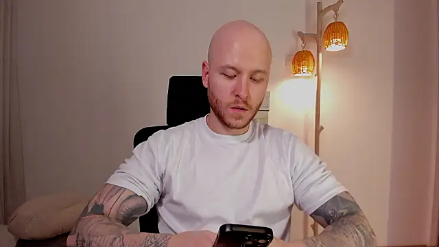 AdamMeyer_10 Adlı Modelin Canlı XXX Sohbeti