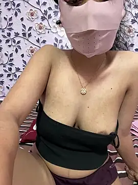 Chat +18 de Hello_Priya16 ao vivo