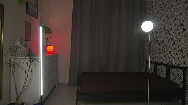 XXX chat uživo modela PixieMeow_