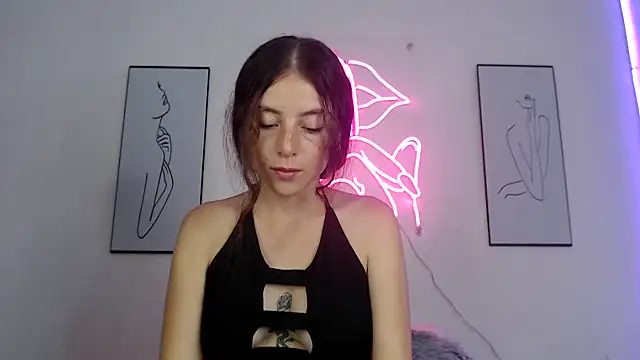 Rihana14's Live XXX Chat