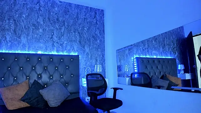 Онлайн чат XXX celeste_bluee