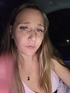 XXX chat uživo modela SkyelarsWorld