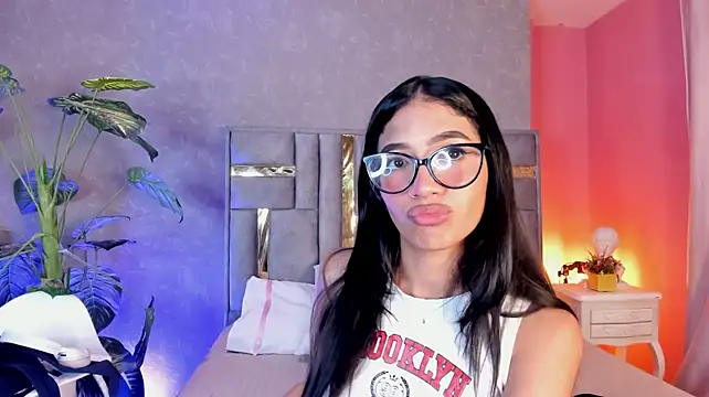 دردشة Tyla_Ks الجنسية المباش رة