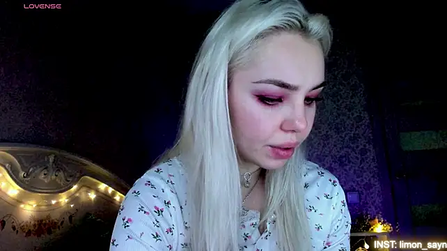 Chat +18 de LillyMoure_ ao vivo