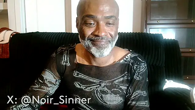sinnernoir: διαδικτυακό σόου στην κάμερα