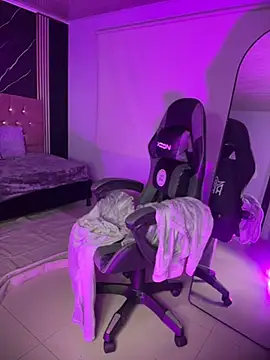 Maddison_doll live XXX chat
