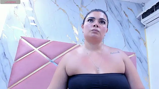 Chat +18 de MadyyCruz ao vivo